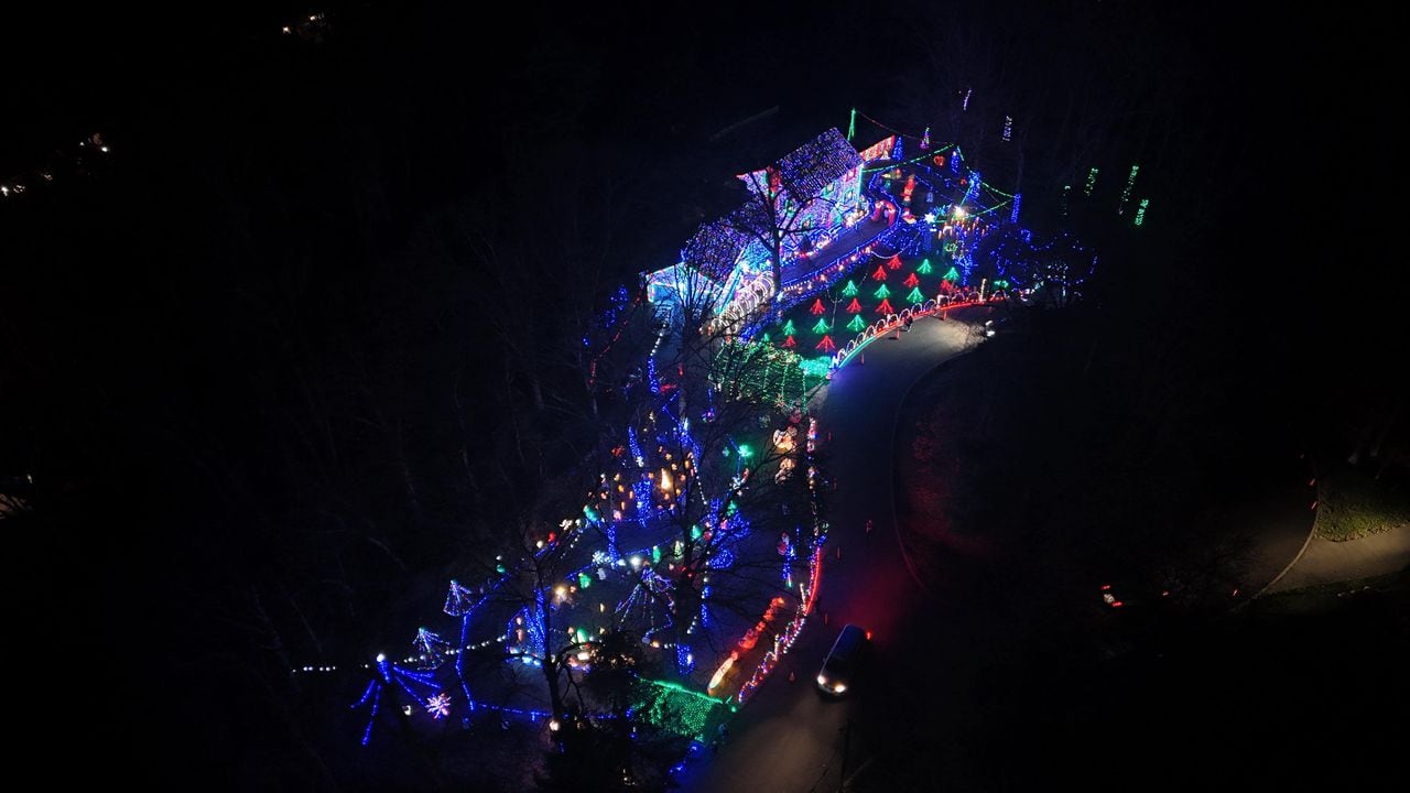 Topsfield Christmas lights display