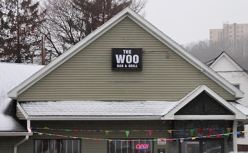 The Woo Bar & Grill