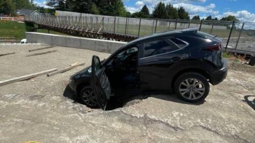 Accused bank robber caught after SUV gets stuck in road construction, Oregon cops say