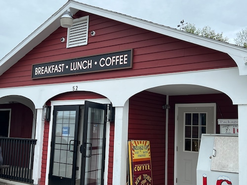 Apple Barn Cafe at Brimfield