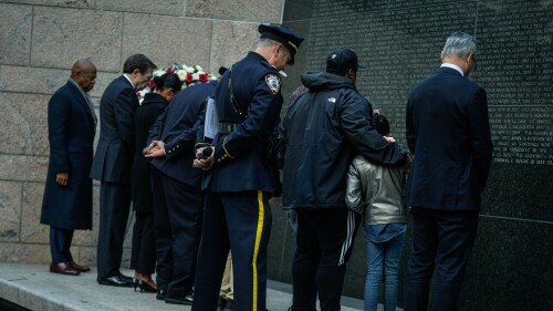 US-NEWS-NYPD-MEMORIAL-WALL-2-MCT