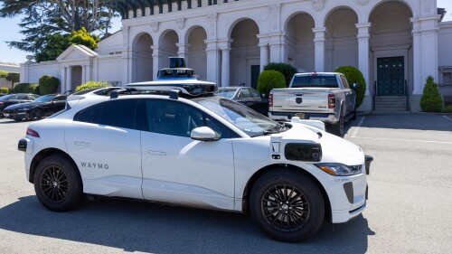 US-NEWS-WAYMO-SELFDRIVING-CAR-INTERRUPTS-VICE-1-SJ.jpg