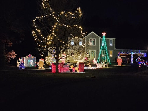 Auglis Way, Bridgewater Christmas Lights