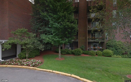 50-56 Broadlawn park., Chestnut Hill, MA