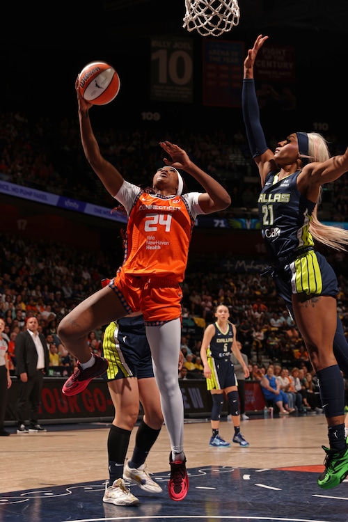 Dallas Wings v Connecticut Sun