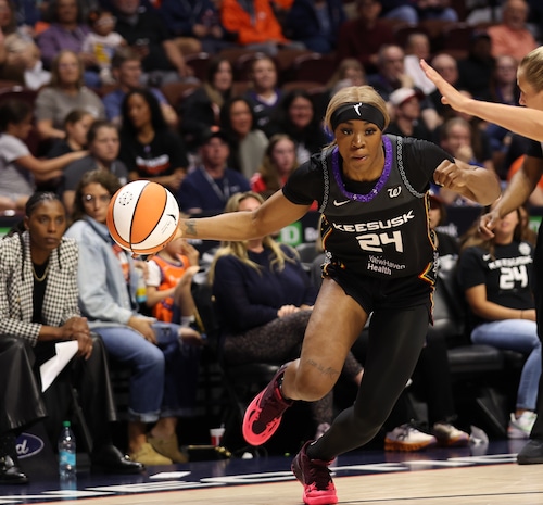 Phoenix Mercury v Connecticut Sun