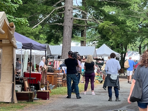 HGTV’s ‘Houses with History’ films at Brimfield Flea Market