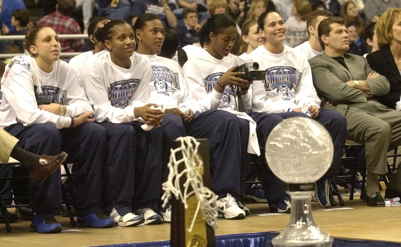 TAURASI WILIAMS JONES CASH BIRD AURIEMMA