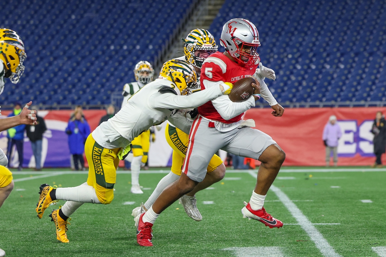 MIAA Div. 2 state championship football Catholic Memorial vs. King Philip