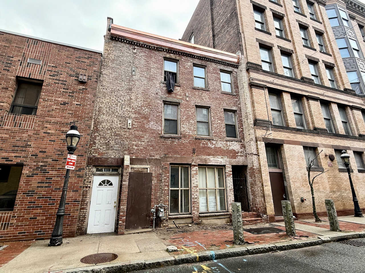 7-9 Stockbridge St.