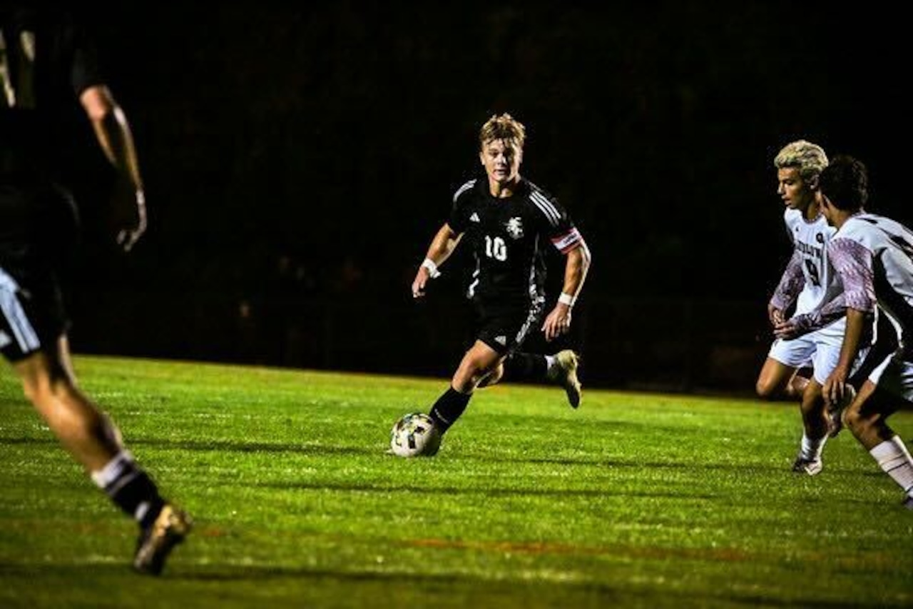 Longmeadow boys soccer
