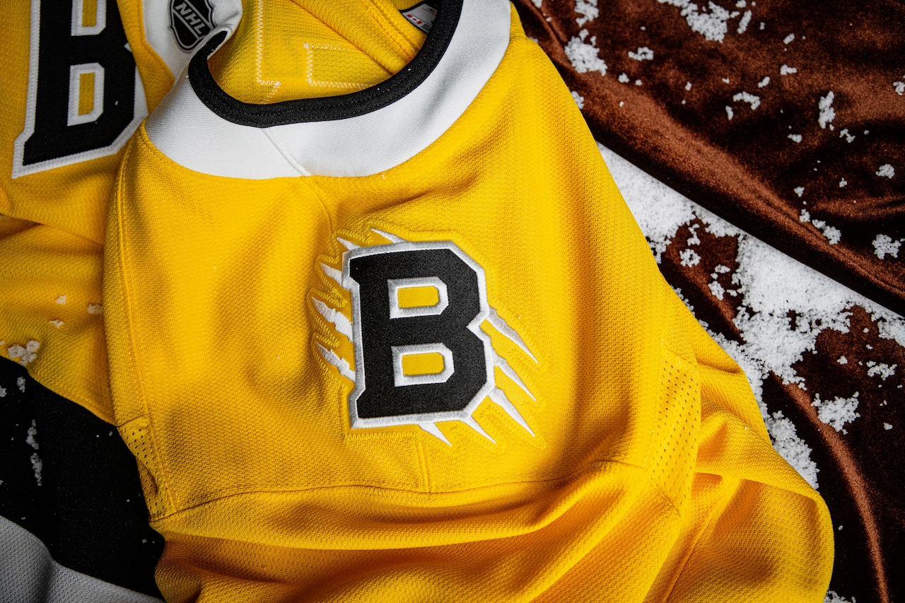 Bruins Stadium Series jersey shoulder patch