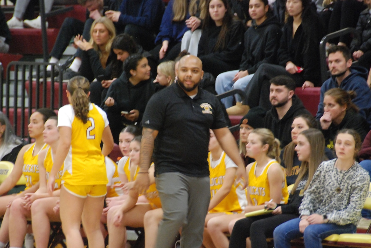 Weymouth Girls basketball 2025 head coach Leshon Crawford