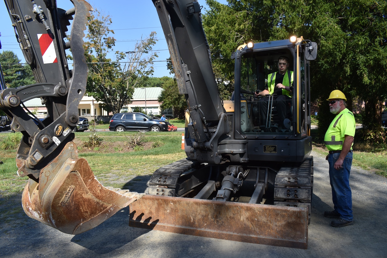 Westfield Tech participates in MassDOT apprenticeship program